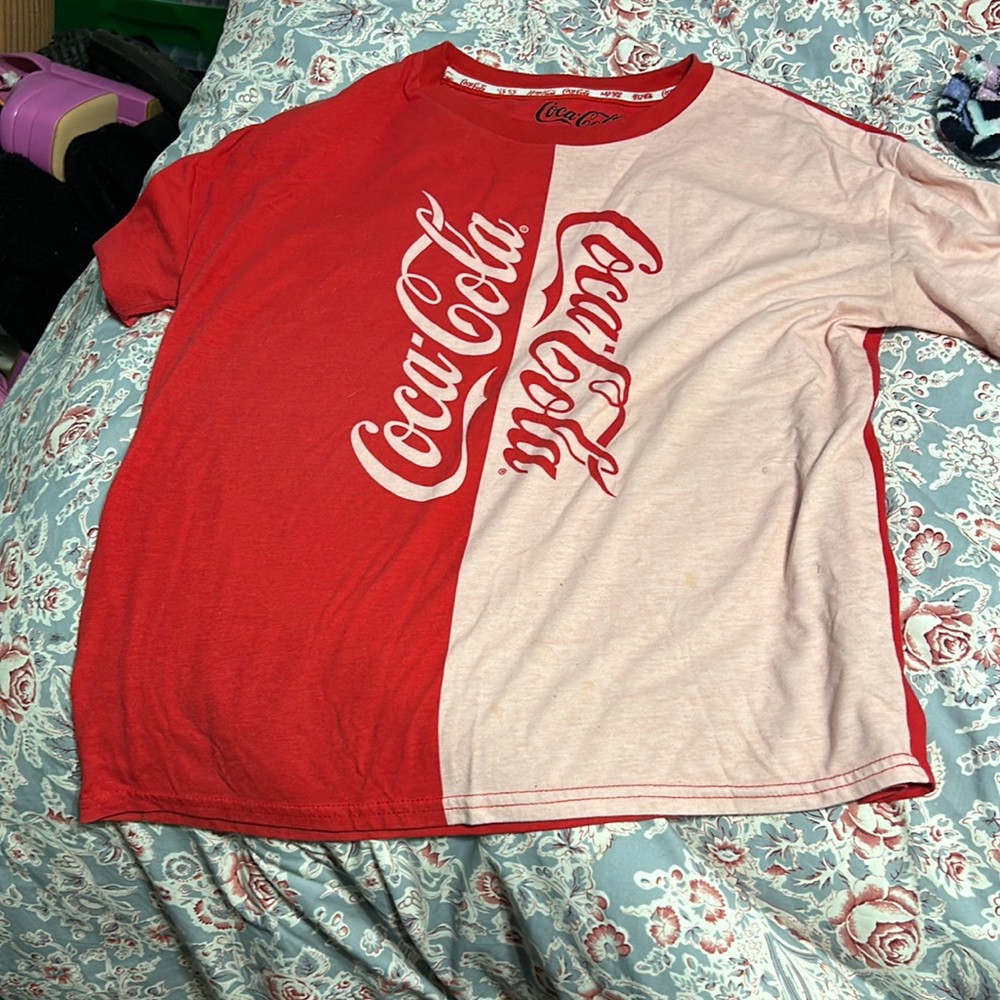 Coca Cola shirt size:s and color blocking